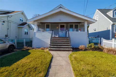 14 Westside Ave, Freeport, NY 11520