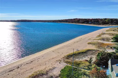 3360 Wunneweta Rd, Cutchogue, NY 11935