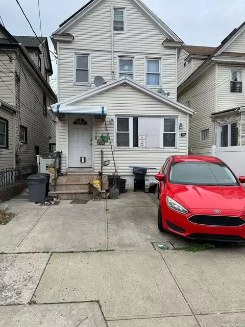 108-15 164 St, Jamaica, NY 11433