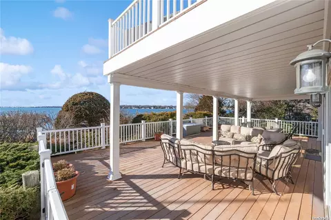 19 Grant Blvd, Hampton Bays, NY 11946