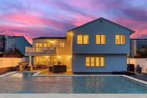 924 Gerry Ave, Lido Beach, NY 11561