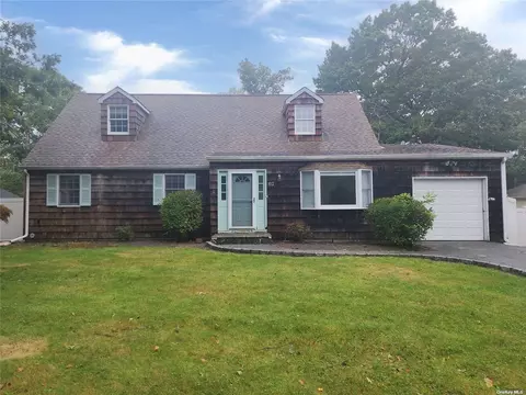 82 Upton Dr, Sound Beach, NY 11789