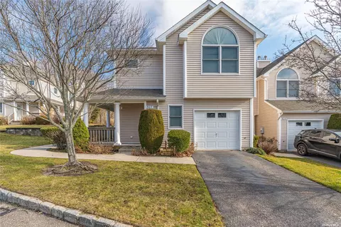 508 Willow Pond Dr #508, Riverhead, NY 11901