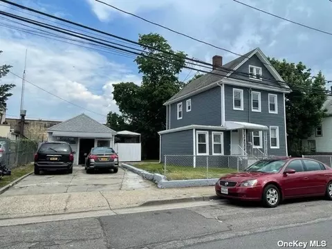 8 Covert St, Hempstead, NY 11550 photo 1