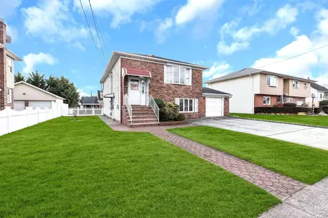 1151 Park Ave, Franklin Square, NY 11010