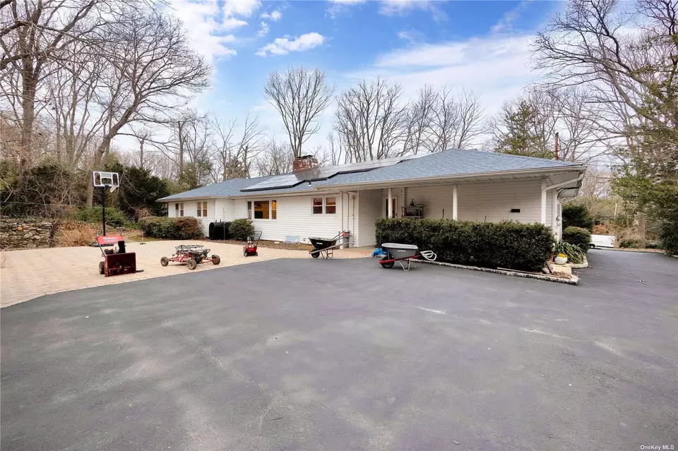 223 Deer Park Rd, Dix Hills, NY 11746 36 Photos Movoto