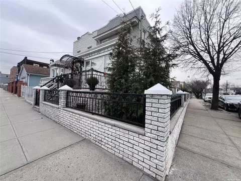 103-02 129th St, Richmond Hill, NY 11418