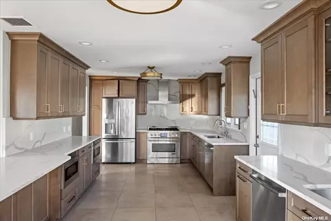 1024 Westwood Rd, Woodmere, NY 11598