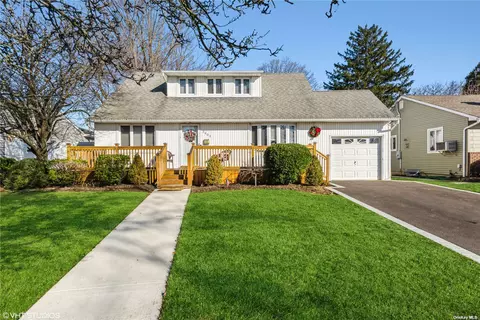 3603 Southview Ave, Wantagh, NY 11793