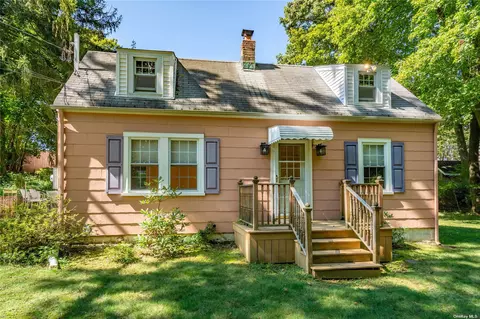 121 Church St, Northport, NY 11768