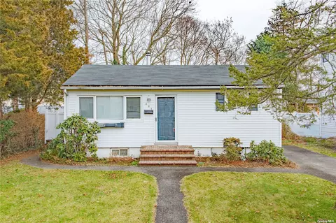 404 1st St, East Northport, NY 11731