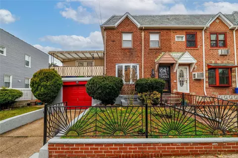 62-45 60th Ave, Maspeth, NY 11378