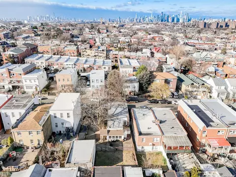 52-41 72nd Pl, Flushing, NY 11378
