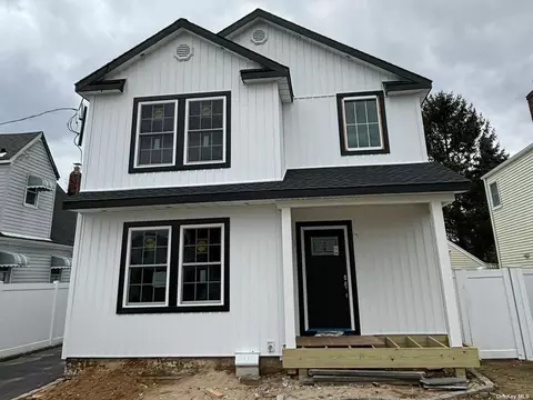 2924 Marlborough Rd, Oceanside, NY 11572