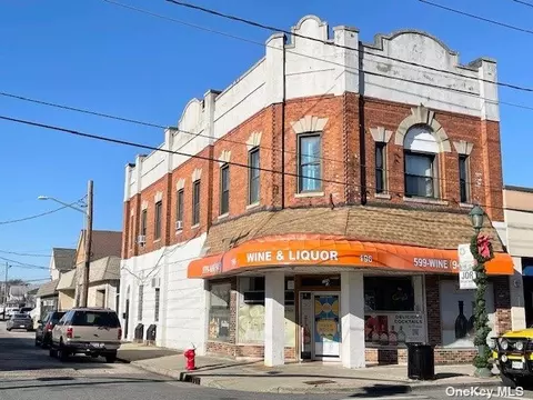 196 Rockaway Ave, Valley Stream, NY 11580
