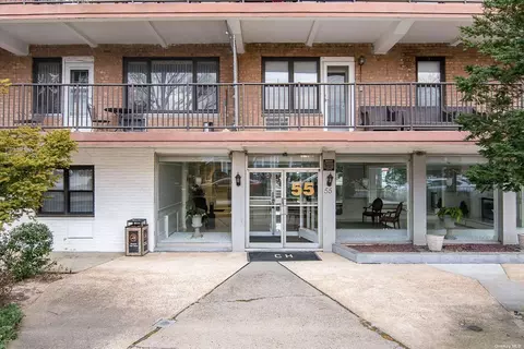 55 S Bergen Pl #3B, Freeport, NY 11520