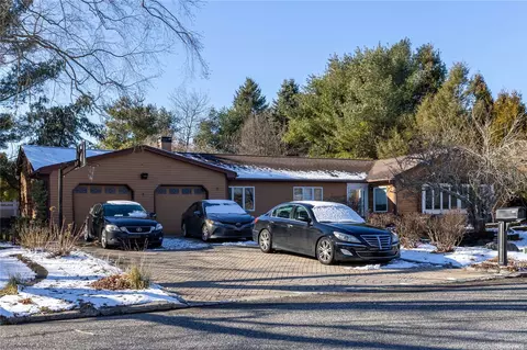 10 Kingston Rd, Mount Sinai, NY 11766