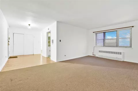 29-10 137th St #6H, Flushing, NY 11354