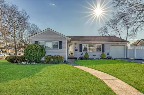 450 Webster Ave, Uniondale, NY 11553