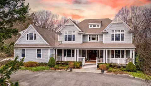 Undisclosed, Lloyd Harbor, NY 11743