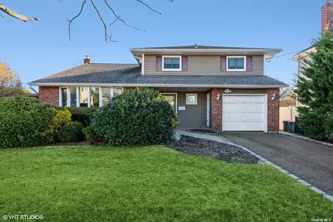 1755 Roland Ave, Wantagh, NY 11793