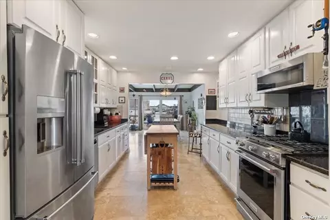 3187 Eastern Pkwy, Baldwin, NY 11510