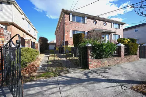 144-83 176 St, Springfield Gardens, NY 11413