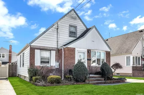1612 Jasmine Ave, New Hyde Park, NY 11040