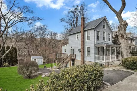 122 Mill River Rd, Oyster Bay, NY 11771