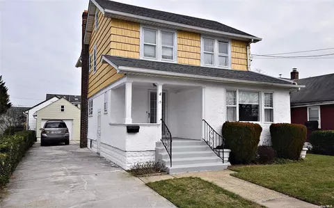 19 Mansfield Pl, Lynbrook, NY 11563