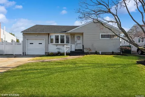 3283 Cherrywood Dr, Wantagh, NY 11793