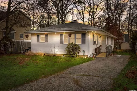 1152 William Floyd Pkwy, Shirley, NY 11967