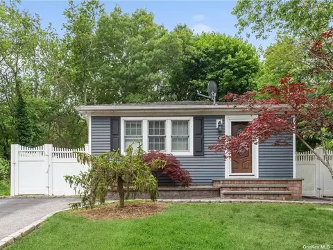 6 Forest Ave, Port Jefferson Station, NY 11776