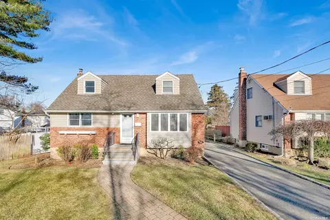 2767 Midland Pl, North Bellmore, NY 11710