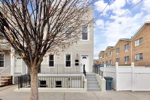 73-37 68th Ave, Middle Village, NY 11379
