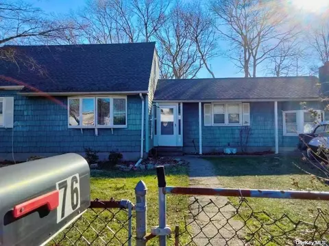 76 Parkwood Dr, Mastic Beach, NY 11951