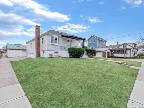 64 5th Ave, East Rockaway, NY 11518