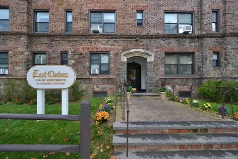 141 Woodmere Blvd #5B, Woodmere, NY 11598