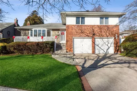 877 Beckman Dr, North Bellmore, NY 11710