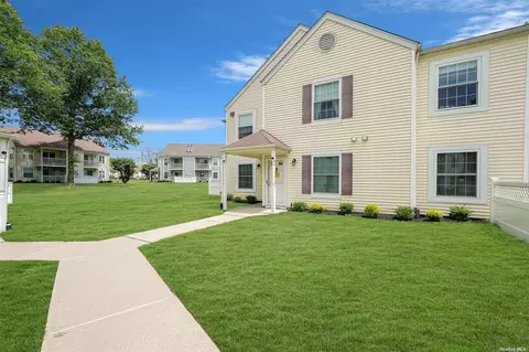 6 Fairview Cir #NA, Middle Island, NY 11953