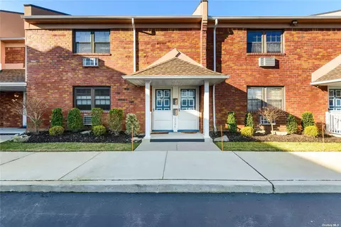 2384 Bedford Ave #A, Bellmore, NY 11710