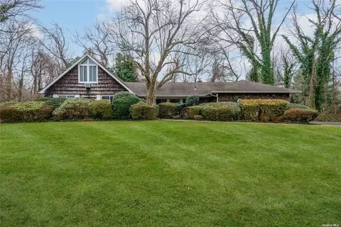109 Turtle Cove Ln, Huntington, NY 11743