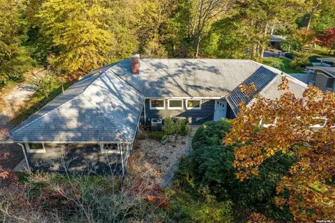 42 Cherry Ln, Huntington, NY 11743