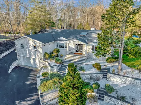 2 Old Mill Path, Nissequogue, NY 11780