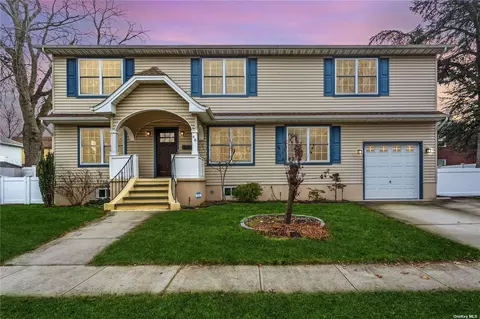 48 Endview Ave, Lynbrook, NY 11563