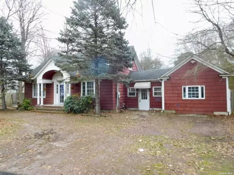 23 Arthur Ave, Brookhaven, NY 11719