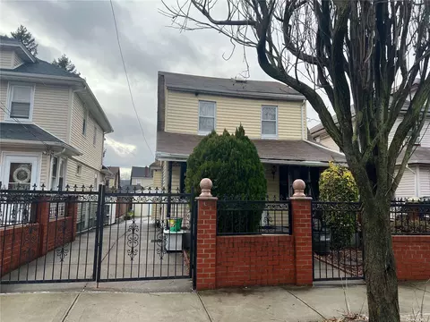 89-58 212th St, Queens Village, NY 11427