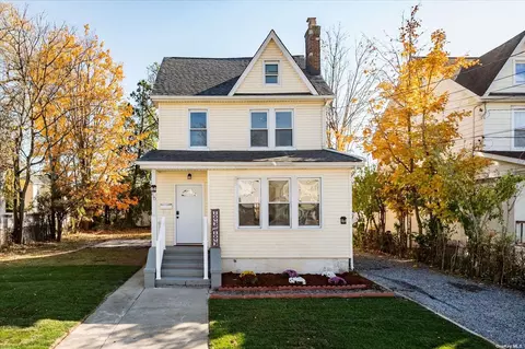 56 Mason St, Hempstead, NY 11550