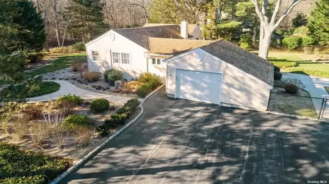 3 Bayberry Ln, Northport, NY 11768