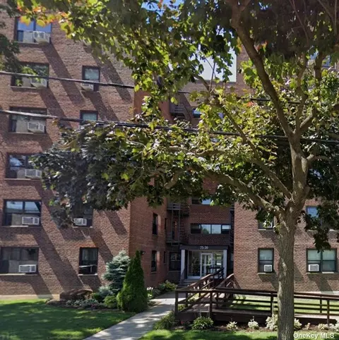 75-20 Bell Blvd #2D, Bayside, NY 11364